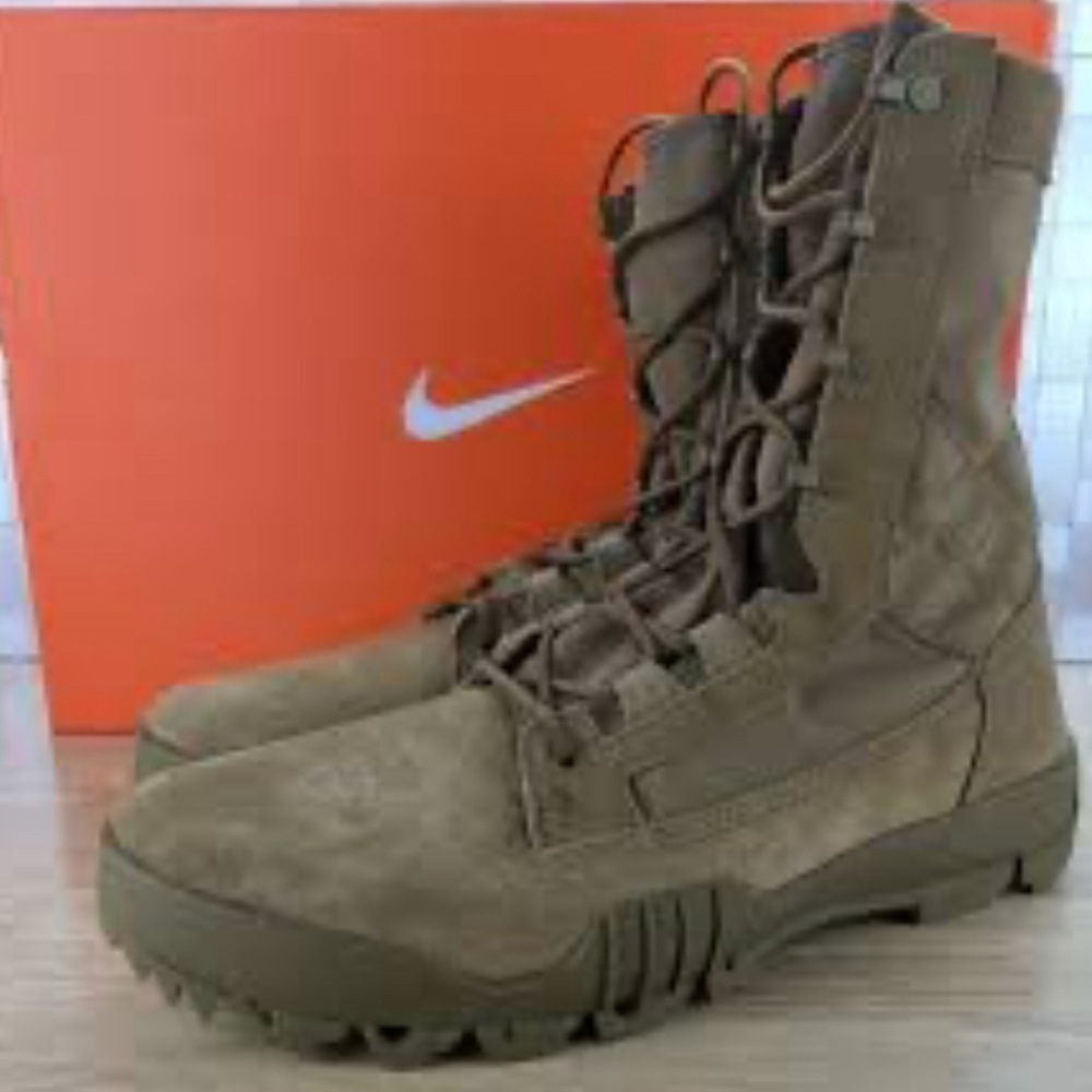 Nike Tactical Boots Military SFB Field 8" Sage Olive 4.5 Green 631371-222